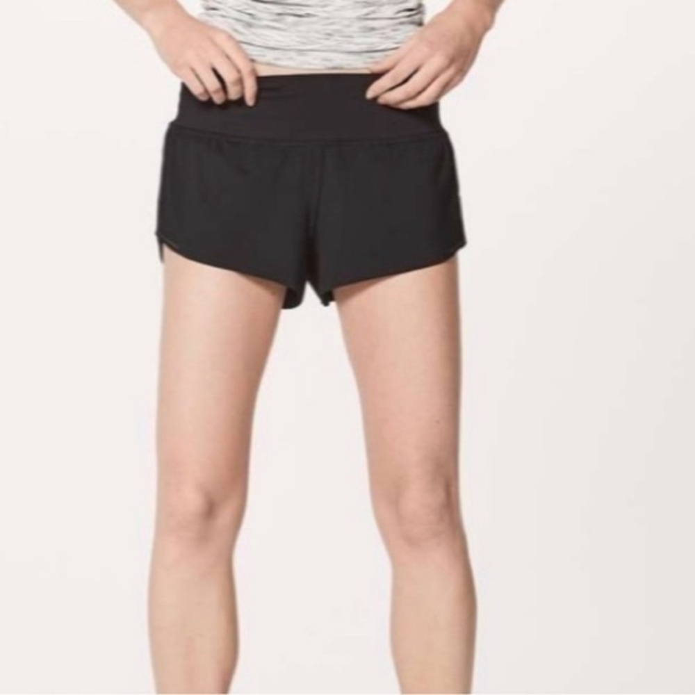 Lululemon Chase Me Short 2.5"